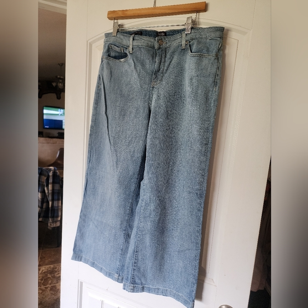 NYDJ Teresa Wide Leg Jeans Women’s Size 14 Lift Tuck Light Wash Denim
